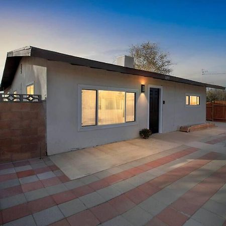Modern City Ranch 3 Bdrm Family Home Access By Dirt Road Palmdale Eksteriør bilde