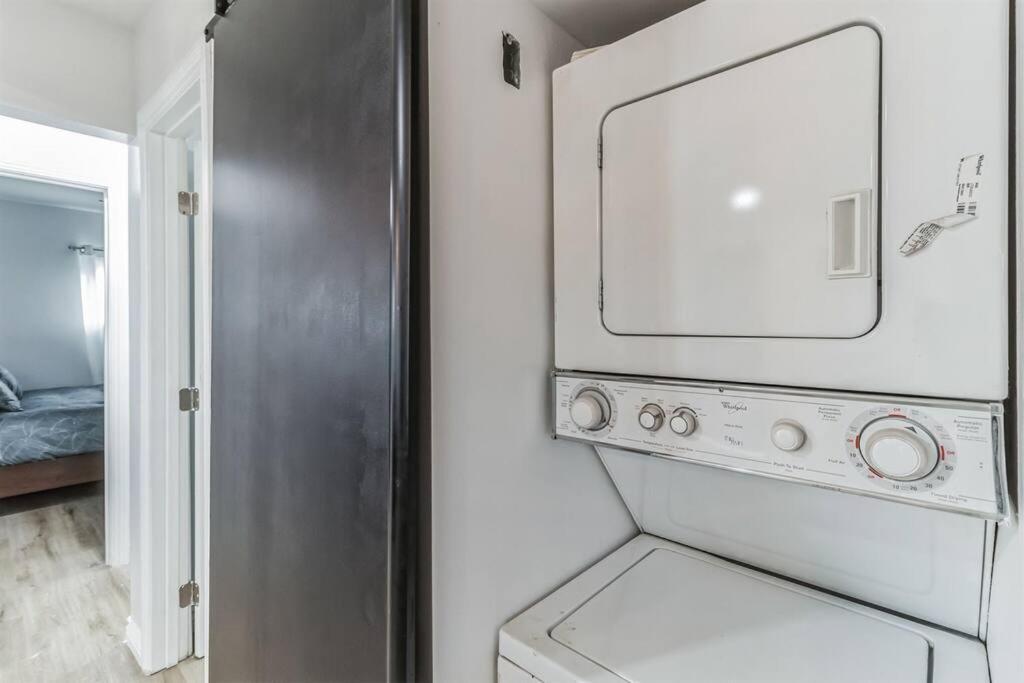 Modern City Ranch 3 Bdrm Family Home Access By Dirt Road Palmdale Eksteriør bilde