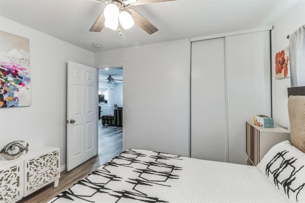 Modern City Ranch 3 Bdrm Family Home Access By Dirt Road Palmdale Eksteriør bilde