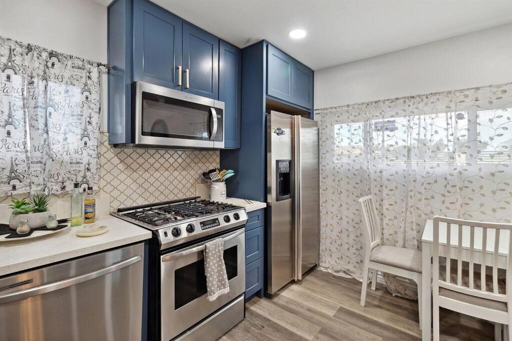 Modern City Ranch 3 Bdrm Family Home Access By Dirt Road Palmdale Eksteriør bilde