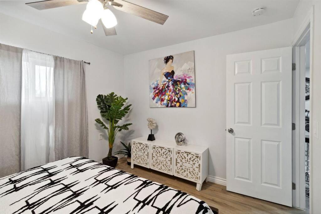 Modern City Ranch 3 Bdrm Family Home Access By Dirt Road Palmdale Eksteriør bilde